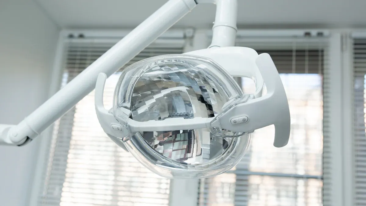 Viktiga tips för underhåll och rengöring av medicinsk belysningsutrustning