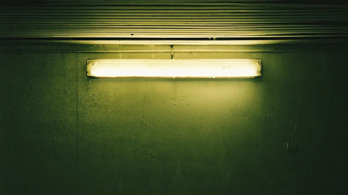 De viktigaste skillnaderna mellan Batman B1 LED Batten Light och lysrör